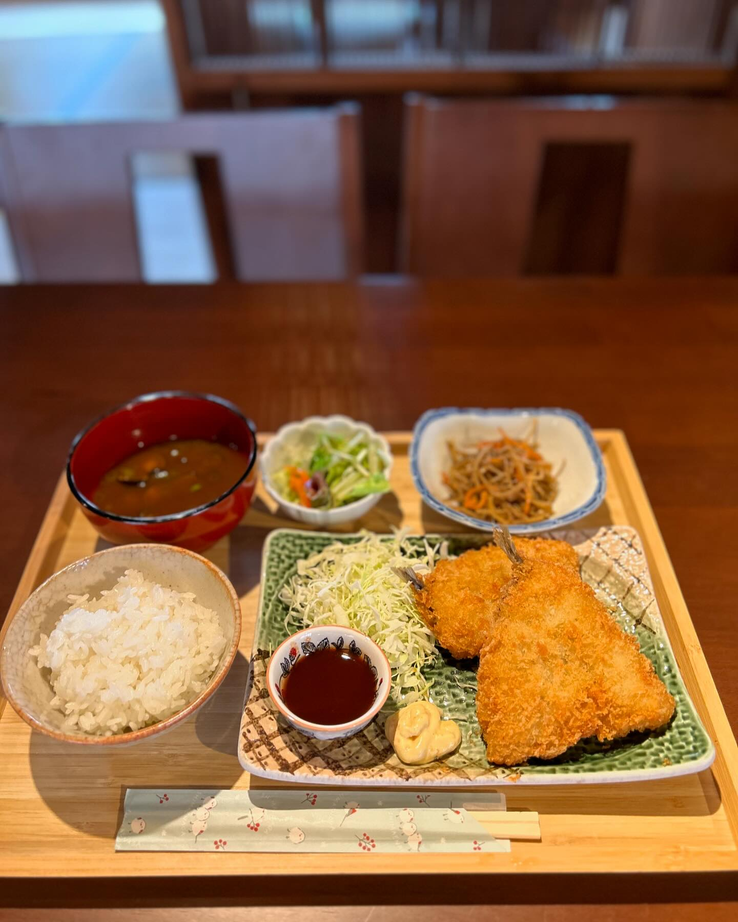 えびフライ定食始めました😊