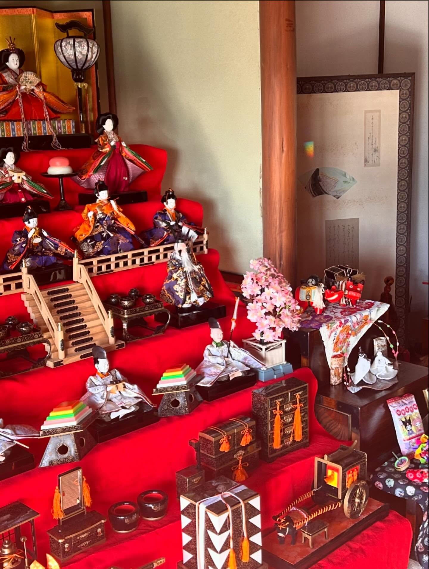 お雛様を飾りました😊