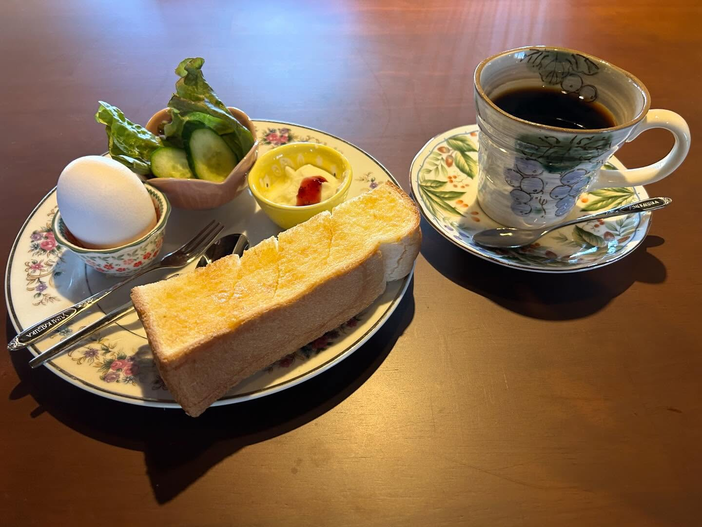 風のおとのモーニングと和栗モンブランのケーキです。